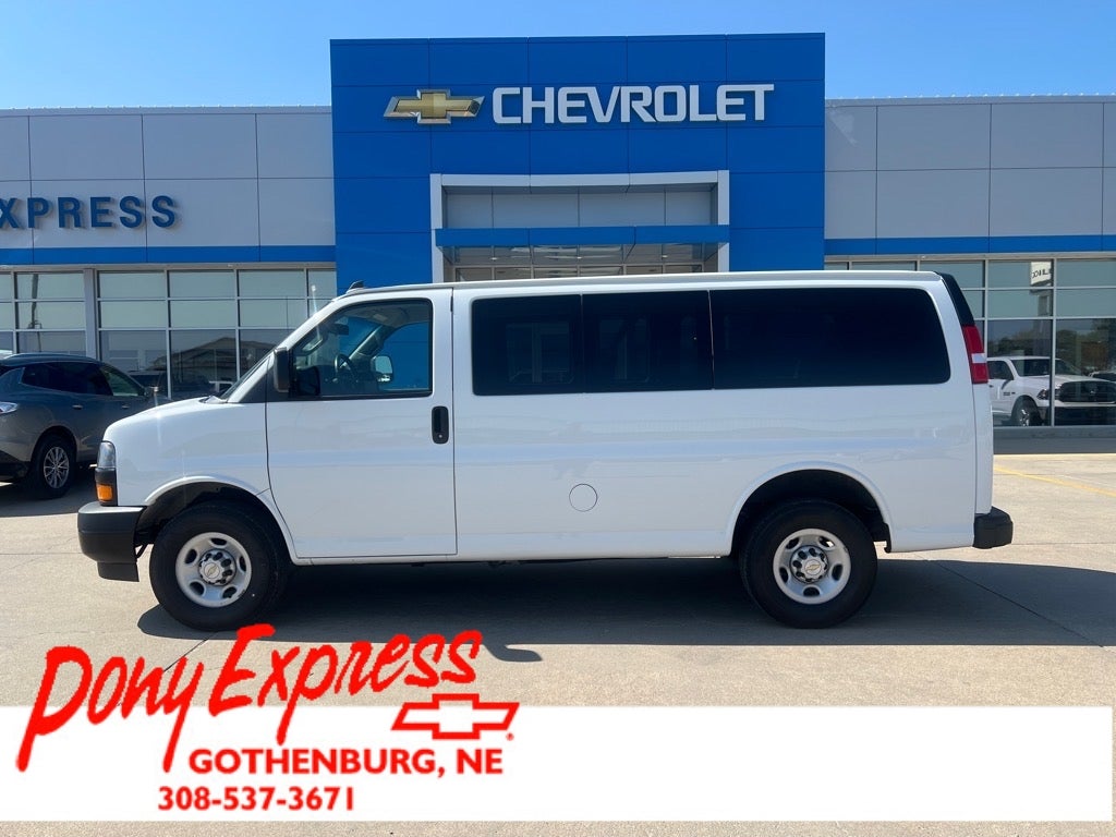 2022 Chevrolet Express Passenger 3500 1LS
