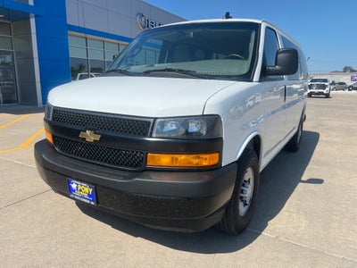 2022 Chevrolet Express Passenger 3500 1LS
