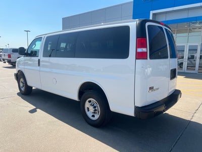 2022 Chevrolet Express Passenger 3500 1LS