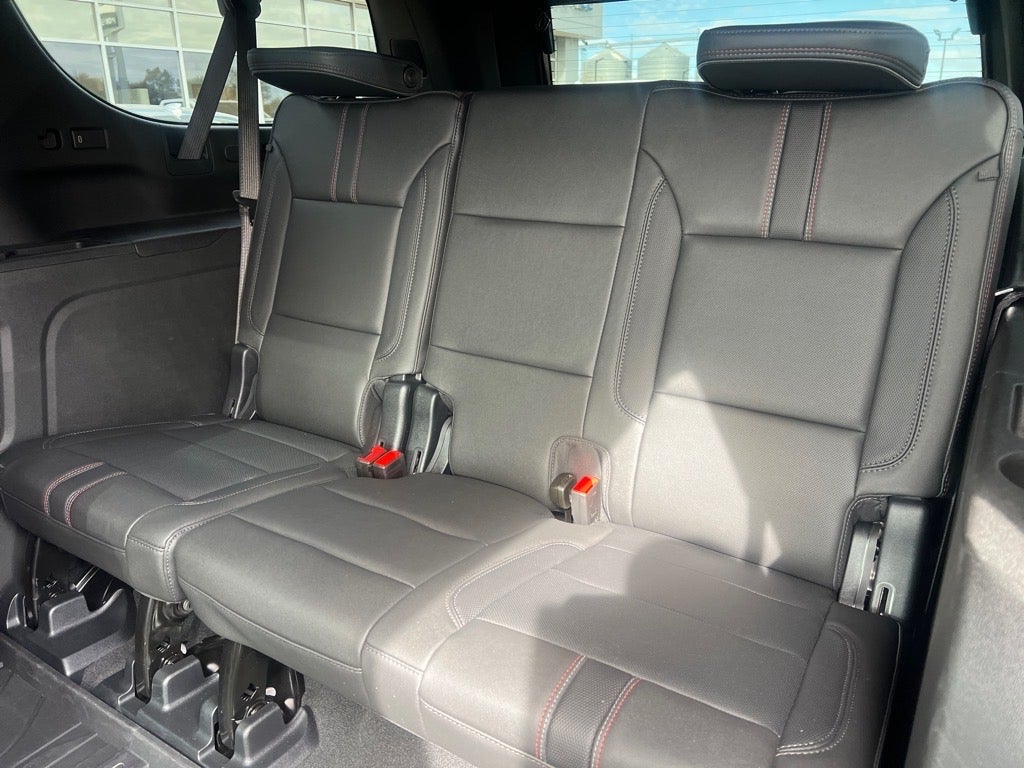 2025 Chevrolet Suburban RST