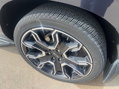 2025 Chevrolet Suburban RST