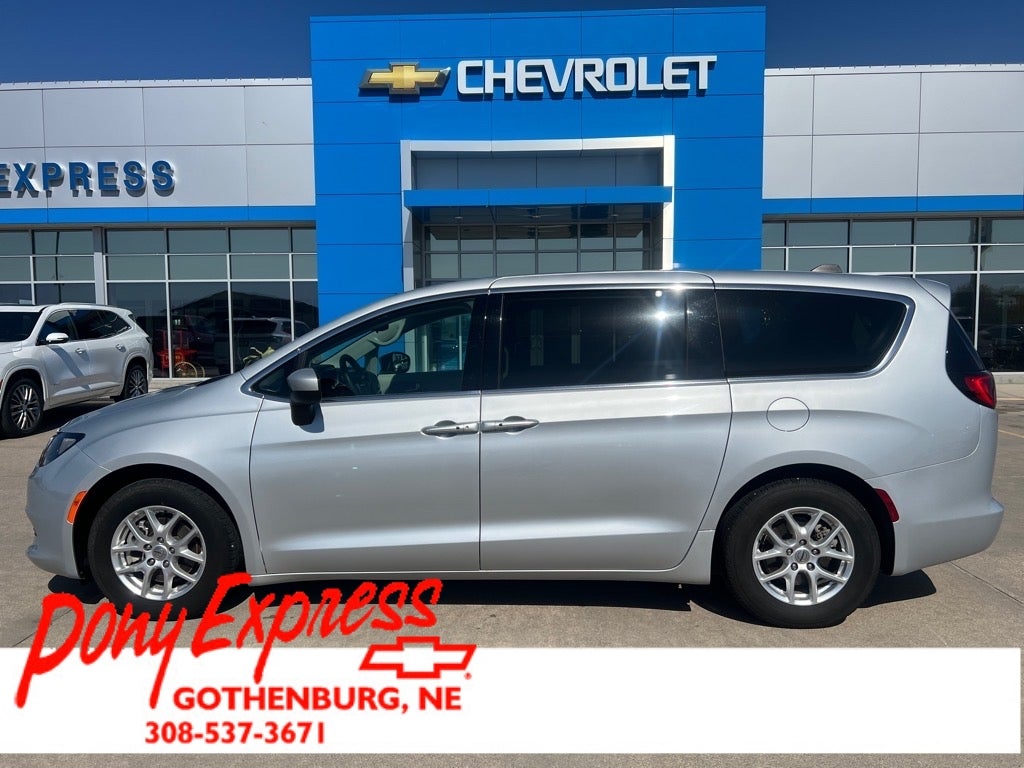 2023 Chrysler Voyager LX