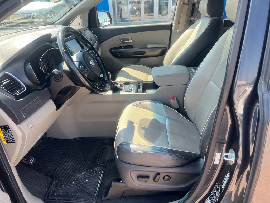 2017 Kia Sedona LX