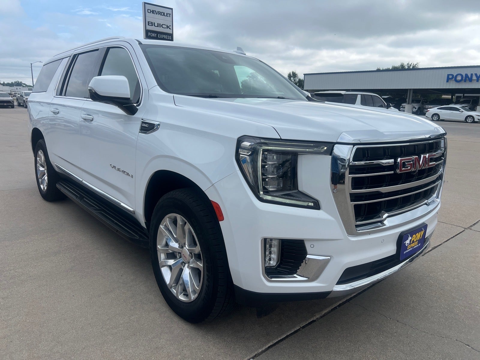 2023 GMC Yukon XL SLT