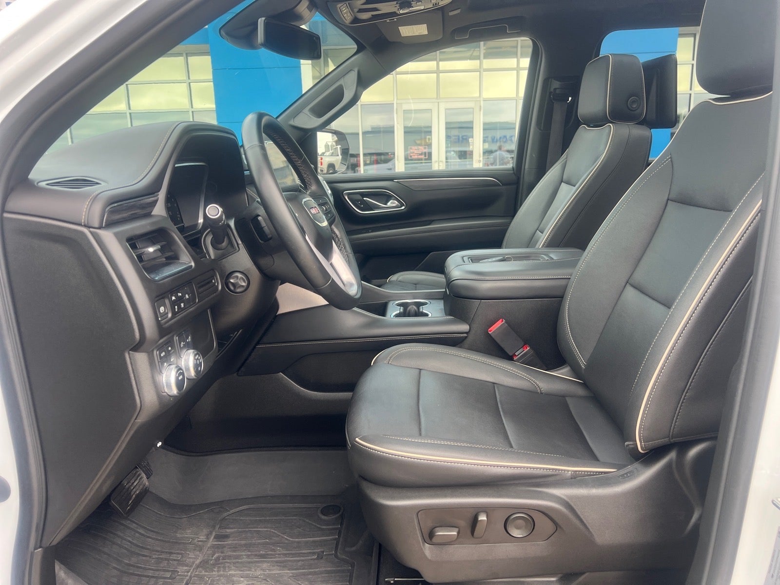 2023 GMC Yukon XL SLT