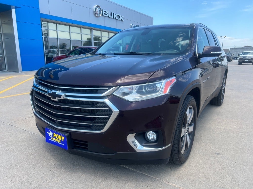 Used 2020 Chevrolet Traverse 3LT with VIN 1GNEVHKW3LJ264102 for sale in Gothenburg, NE