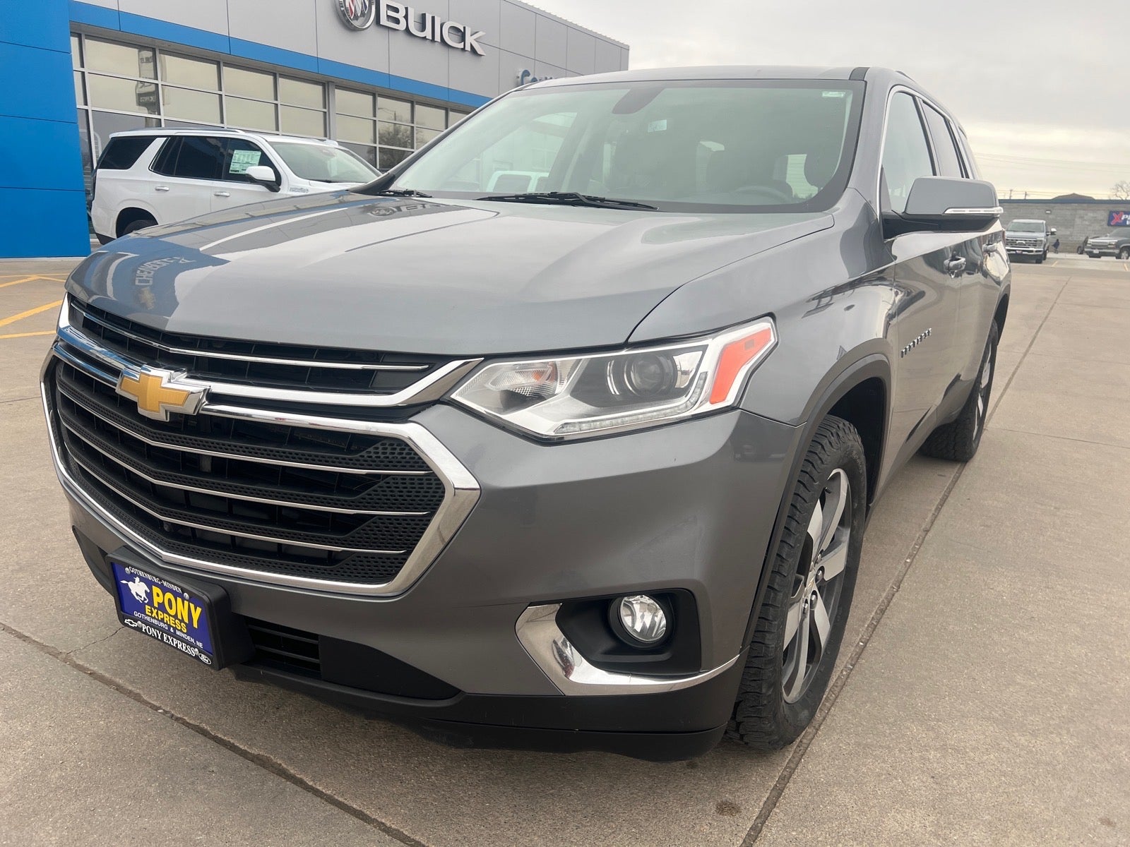 Used 2019 Chevrolet Traverse 3LT with VIN 1GNEVHKWXKJ148846 for sale in Gothenburg, NE