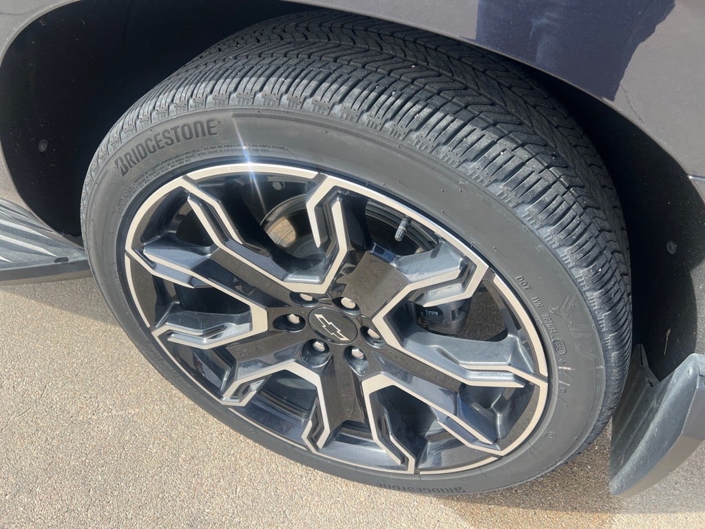 2025 Chevrolet Suburban RST