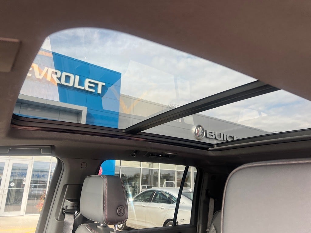 2025 Chevrolet Suburban RST