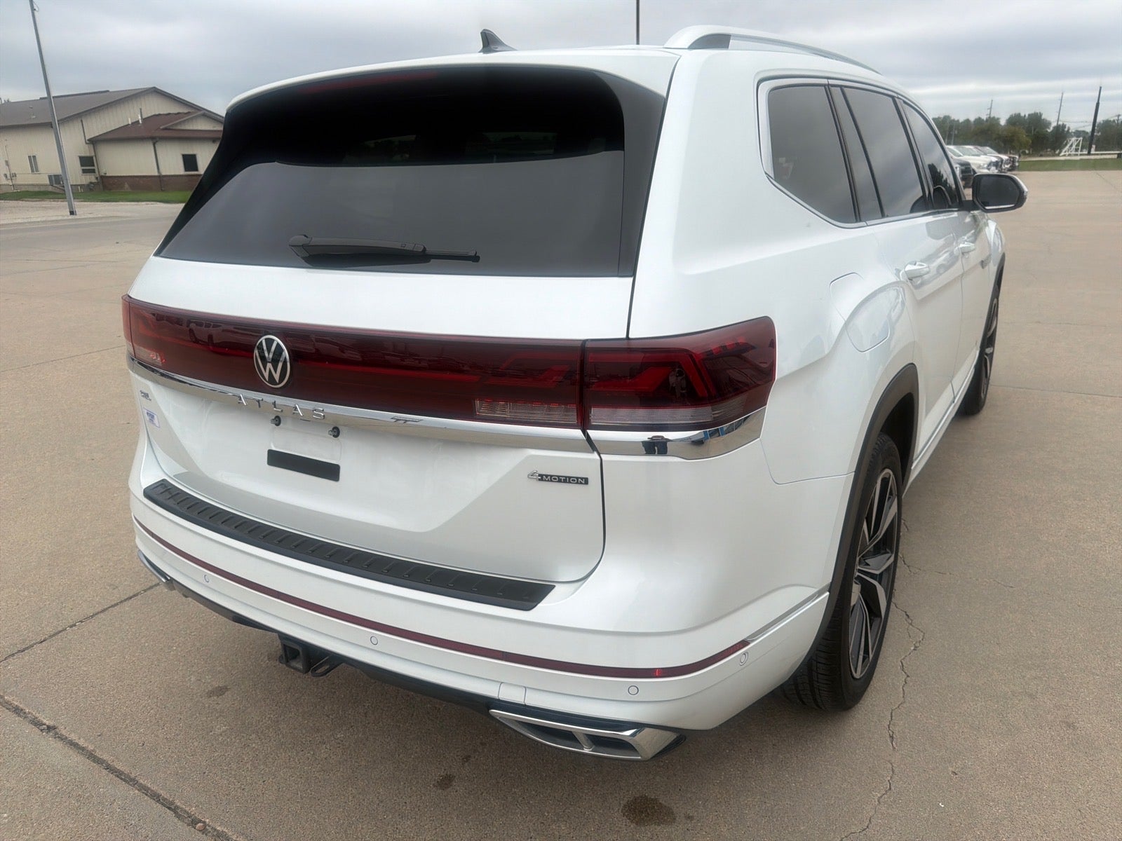 2026 Volkswagen Atlas 2.0T SEL Premium R-Line